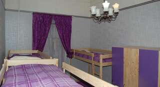 Гостиница Хостел Васькин Дом Санкт-Петербург Верхнее спальное место на двухъярусной кровати в 8-местном общем номере для женщин-2
